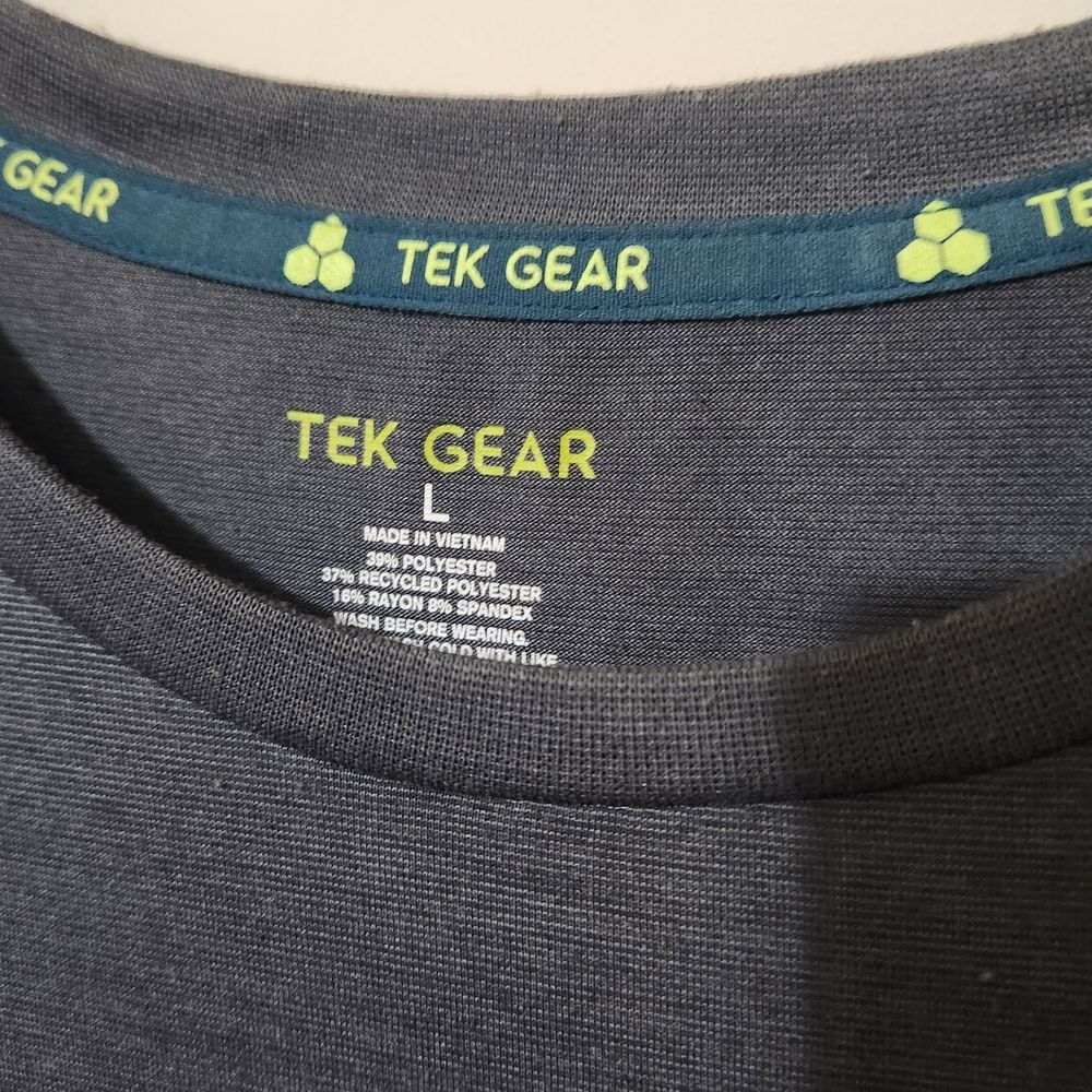 Tek Gear Dark Gray Crew Neck Shirt L